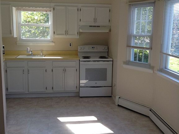 2nd image of 6 Gaines Dr