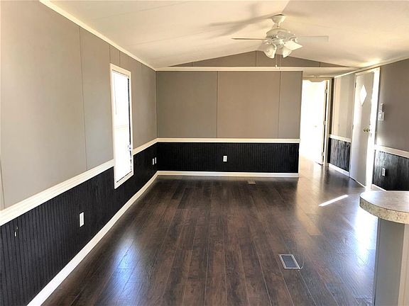 3rd image of 705 San Jacinto St