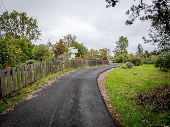 2301 Silk Road W, Windsor, CA 95492