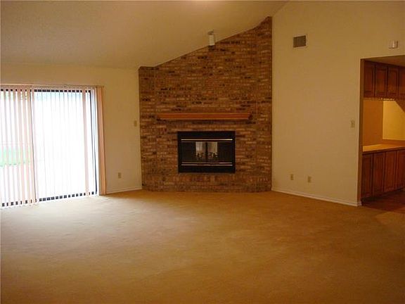5th image of 8408 Lake Harbor Ct
