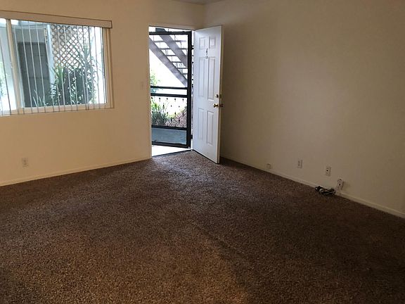 3rd image of 4290 Payne Ave #4