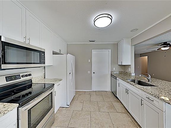 5th image of 12525 Dawn Vista Dr
