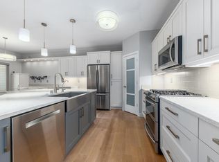 529 Bolson Dr, Oconomowoc, WI 53066