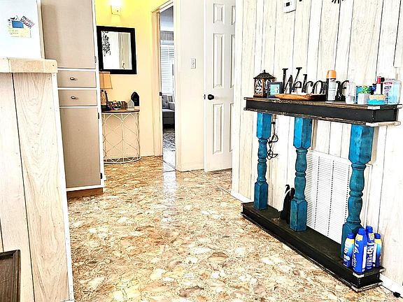 3rd image of 2104 Galveston Ave
