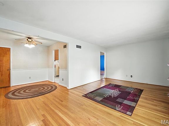 4th image of 2528 Shannonaire Dr