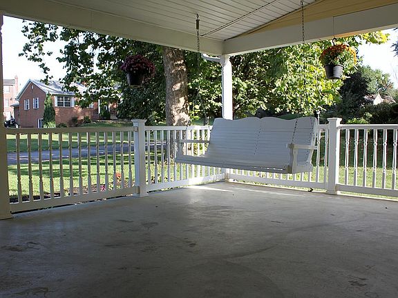 3rd image of 6840 Green Hill Dr