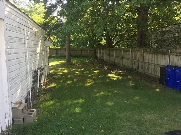 5th image of 1063 E 171st St