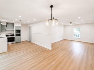 10911 Corona Ln, Houston, TX 77072