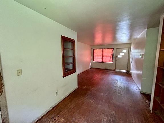 4th image of 8214 E 36th St