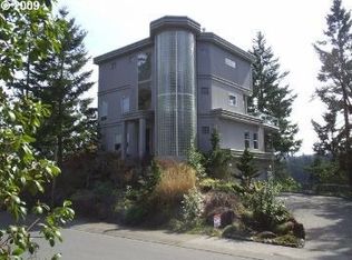 15671 Village Dr, Lake Oswego, OR 97034