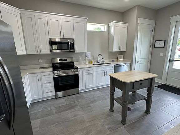 4th image of 72 Red Drum Dr #83