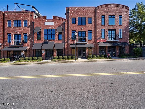 2nd image of 275 W Pennsylvania Avenue