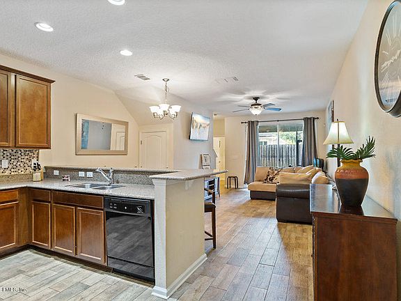 3rd image of 12270 Black Walnut Ct