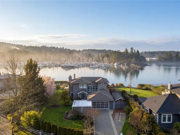 10680 Blue Heron Rd, North Saanich, BC V8L 5S6