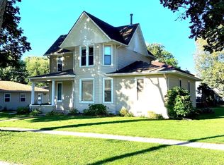 303 S 10th St, Osage, IA 50461
