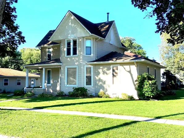 303 S 10th St, Osage, IA 50461