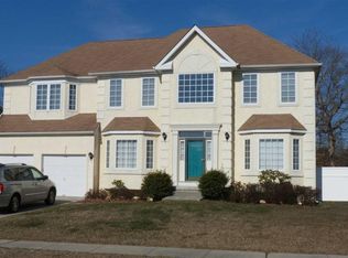 101 Peach Tree Ln, Egg Harbor Township, NJ 08234