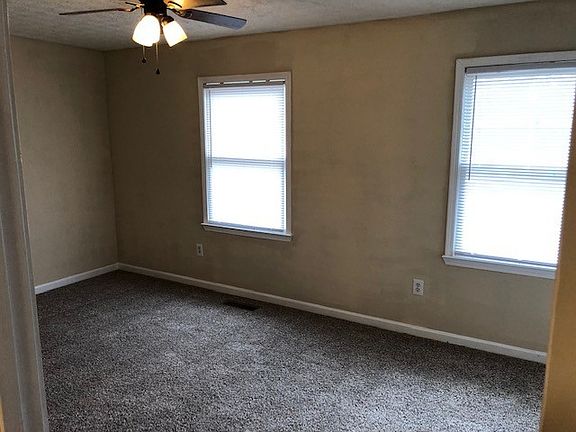 3rd image of 363 E Jefferson St #302