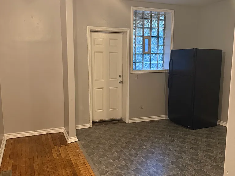 7031 S King Dr #1 — Photo 8