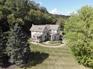 8514 Pinnacle Rd, Blue Mounds, WI 53517