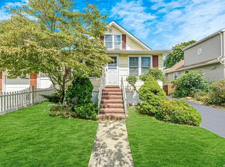 334 Frederick Ave, Bellmore, NY 11710