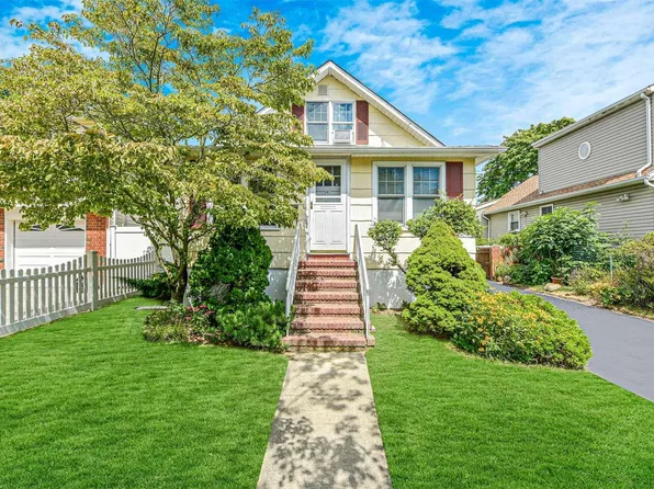 334 Frederick Avenue, Bellmore, NY 11710