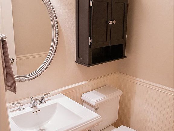 4th image of 955 Oyster Bay Ct
