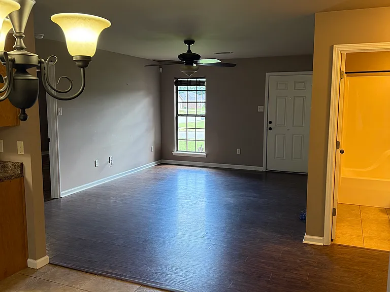 1845 Arden Ln — Photo 3