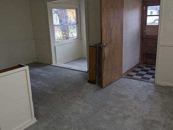 4th image of 3156 Woodrow Ave