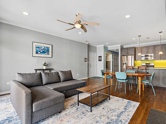 2nd image of 4704 N Kenmore Ave APT 3C