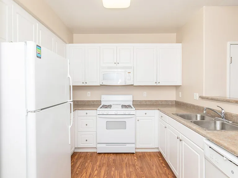 Meadow Square Apartment Homes — Photo 49