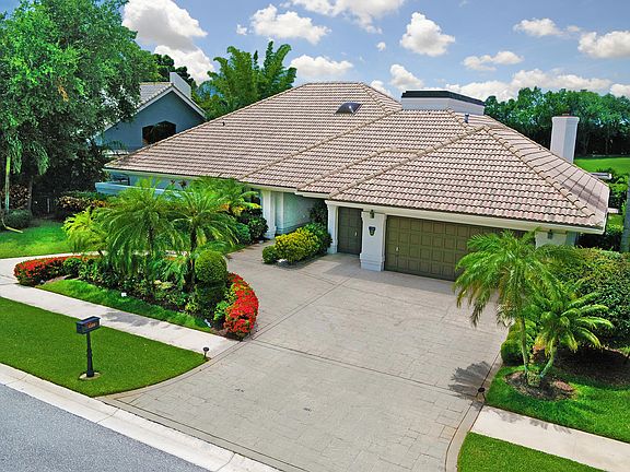 Home For Sale In Boca Grove