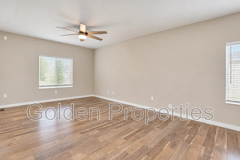 4 bed, 3.0 bath, 1726 sqft, $2,800 — Photo 3