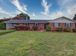 4012 Allison St, Hickory, NC 28601