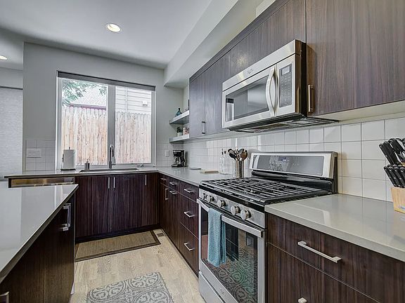 4th image of 816 E 25th Ave