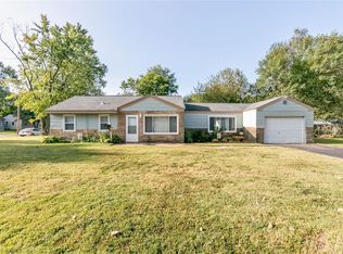 11000 Saint Raphael Ln, Saint Ann, MO 63074