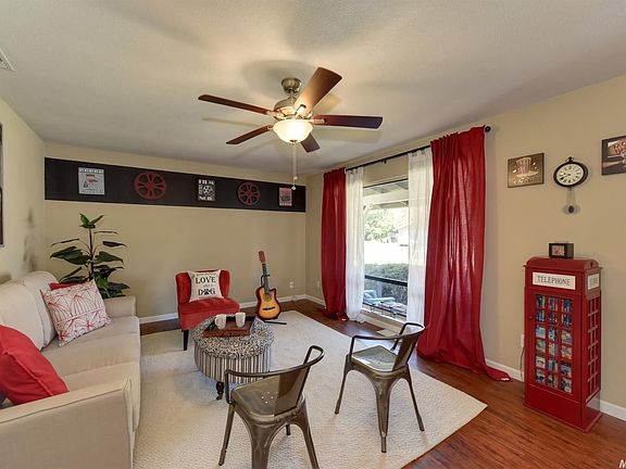 3rd image of 9160 Rosewood Dr