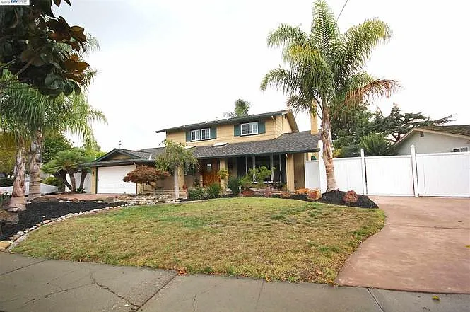 5685 Abington Dr — Photo 10