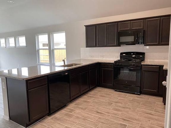 5th image of 124 Trailside Ln