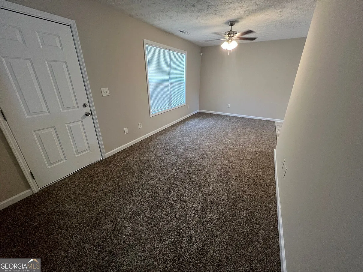 3 bed, 2.0 bath, 1100 sqft, $1,495 — Photo 4