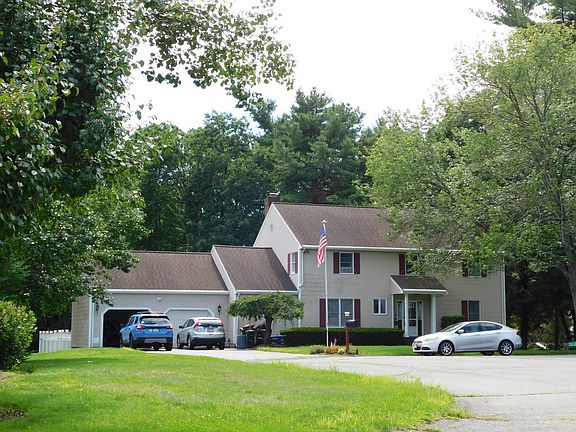 3rd image of 5 Messina Dr