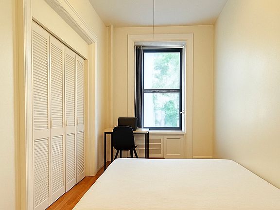 4th image of 795 Lexington Ave #3R
