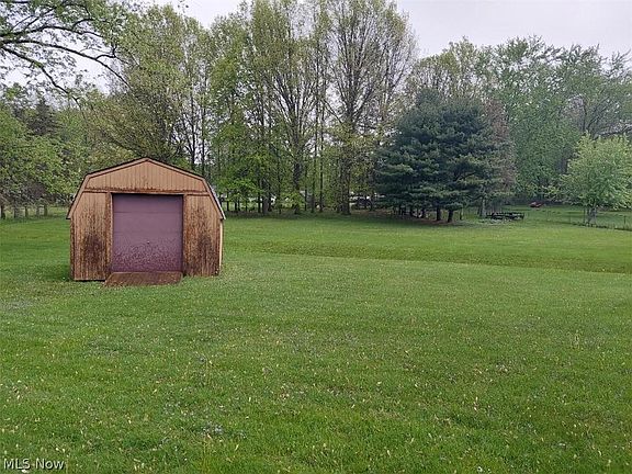 3rd image of 3275 Carper Ave