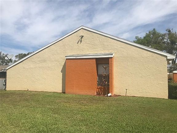 5th image of 24 Silver Park Cir