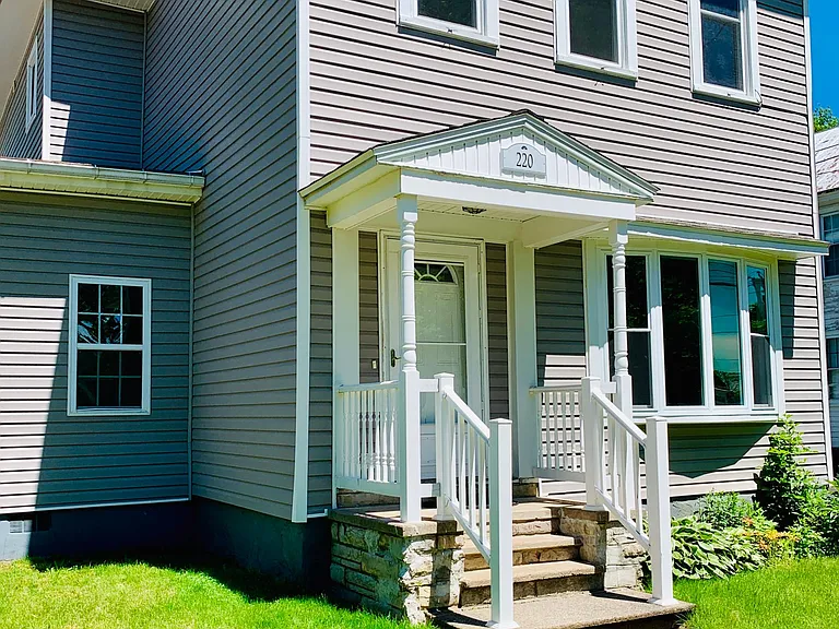 220 Elm St — Photo 13