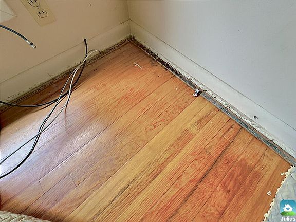 5th image of 4227 E Centre Ave