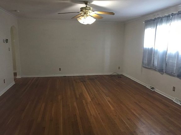 2nd image of 1214 Waller St