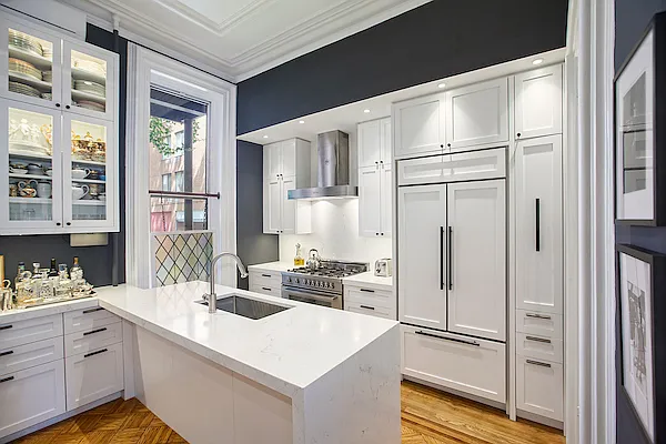 Sold by Compass | media 7