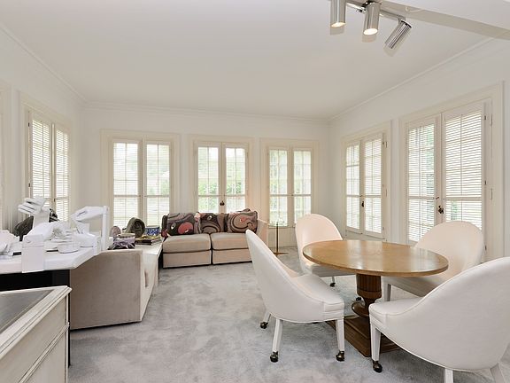5th image of 86 Indian Tree Dr