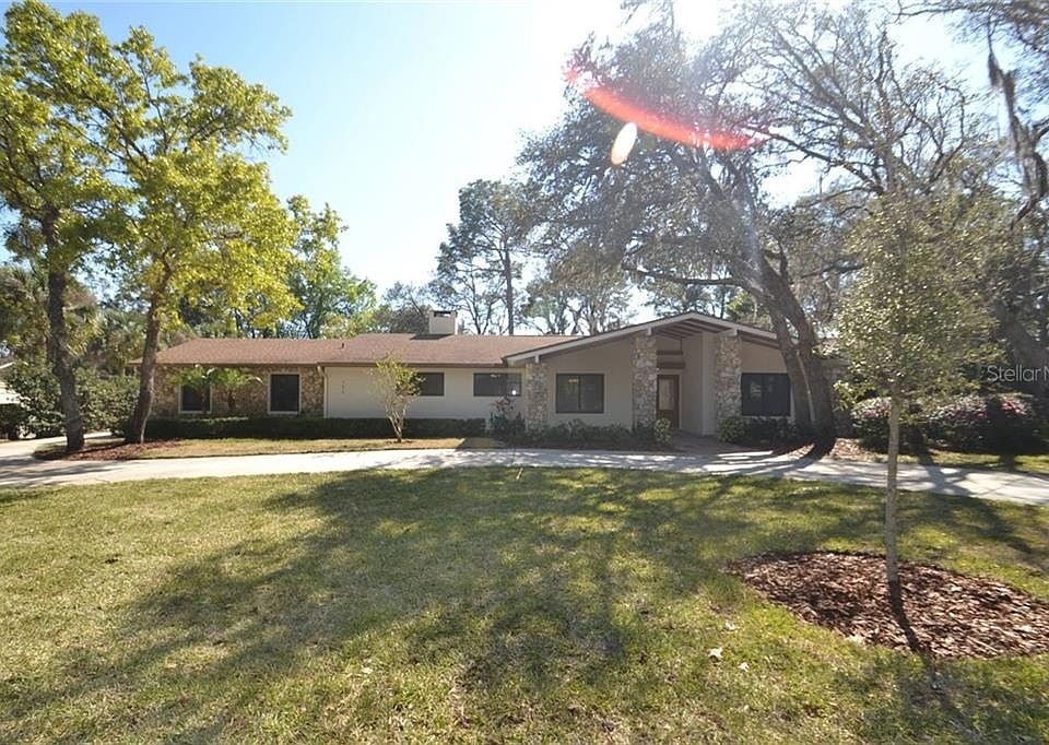 1st image of 105 Cove Lake Dr